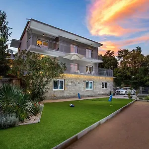 villa-lovran.primorje-gorskikotar.com/